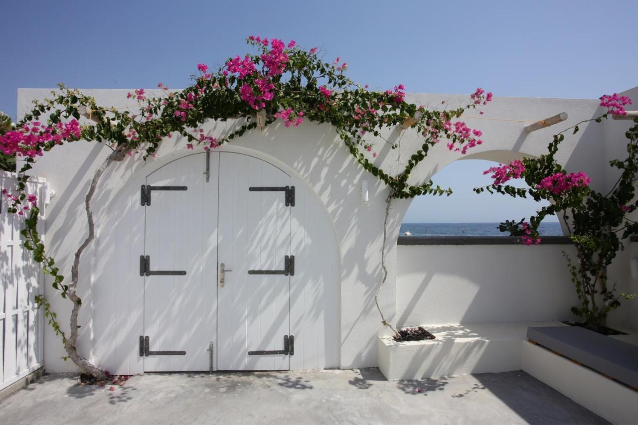 Sigalas Beach Hotel Kamari  Exterior photo
